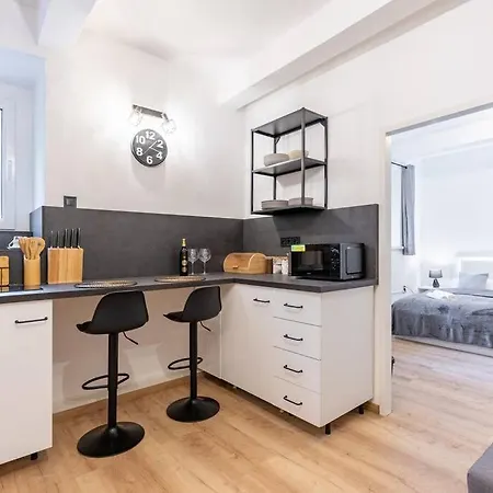 Serenity: Urban Garden Retreat Apartment Bratislava