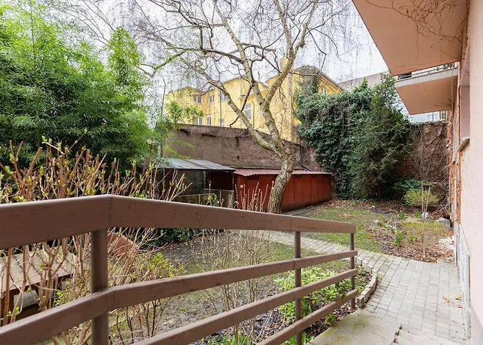 Serenity: Urban Garden Retreat Pressburg