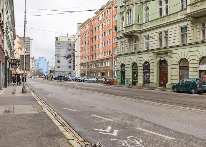 Serenity: Urban Garden Retreat