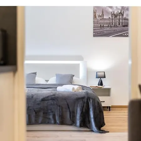 Serenity: Urban Garden Retreat *