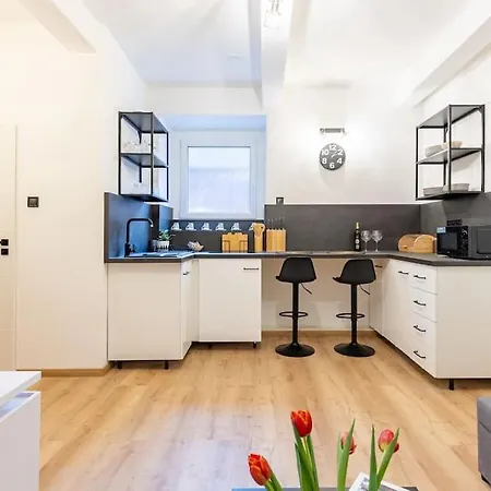 Serenity: Urban Garden Retreat Pressburg